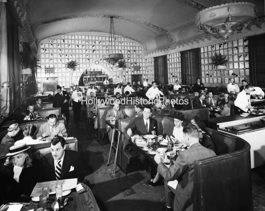 Brown Derby Interior 1940s Hollywood copy.jpg